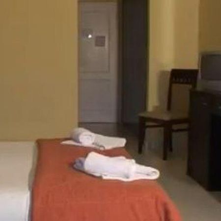 Alimos Hotel Denny'S Inn מראה חיצוני תמונה