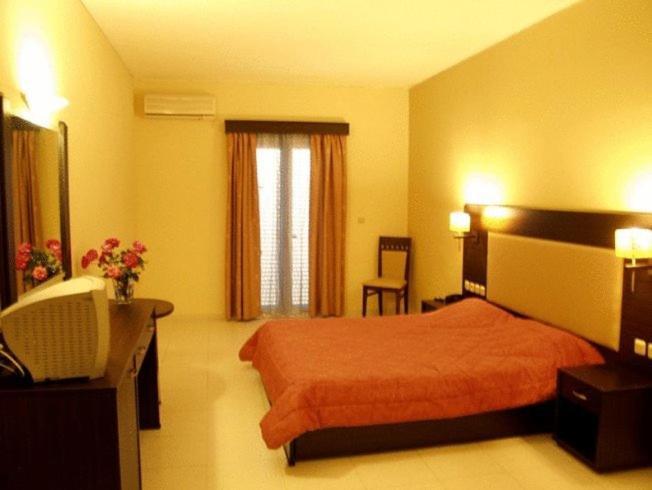 Alimos Hotel Denny'S Inn מראה חיצוני תמונה